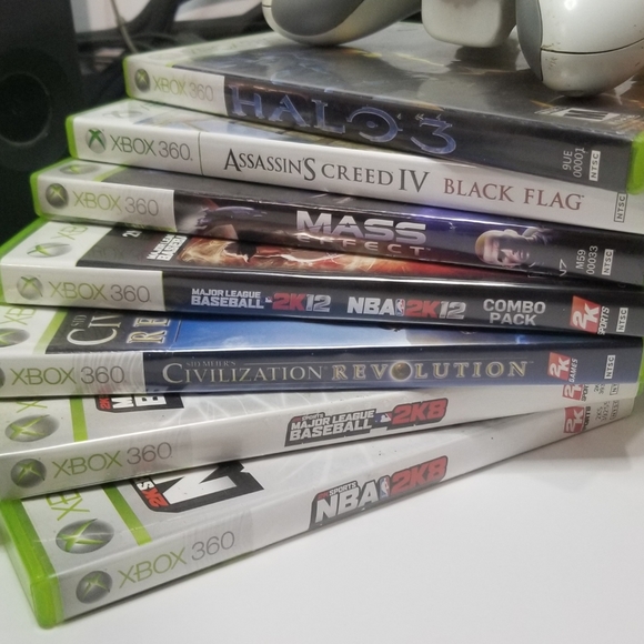 Xbox 360 gaming system and more - Picture 3 of 4